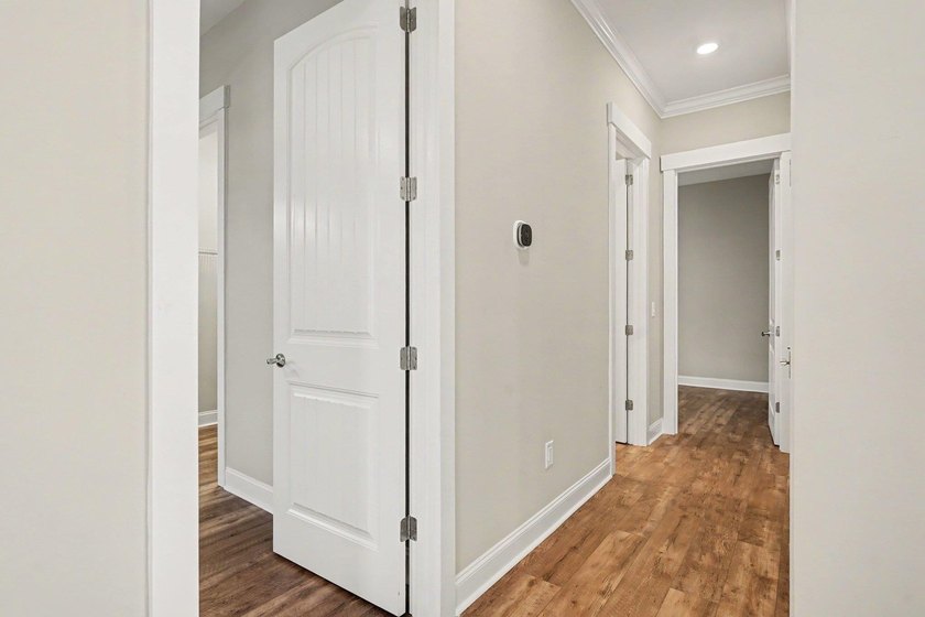 This immaculate Charleston-style Lowcountry home offers - photo 10