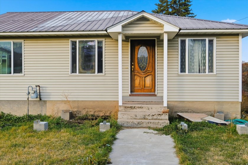Great property with endless possibilities! Zoned for both - photo 3