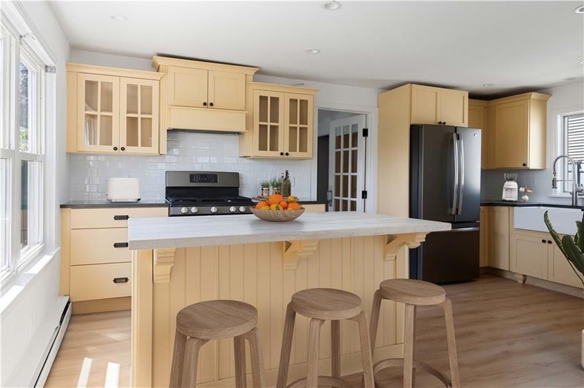 Welcome to your own seaside escape! Perfectly positioned across - photo 7