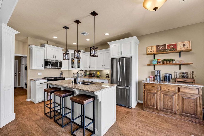 Like-new custom-built 3-bedroom, 2-bath home in the highly - photo 18