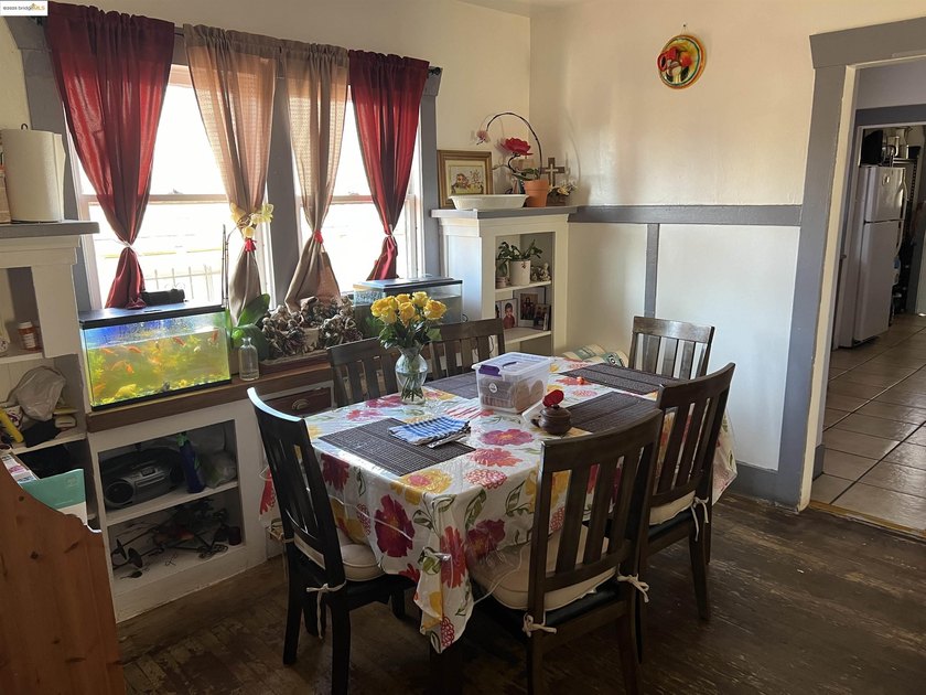 INCREDIBLE POTENTIAL!! Great Duplex w/ bonus bulding, hard to - photo 5