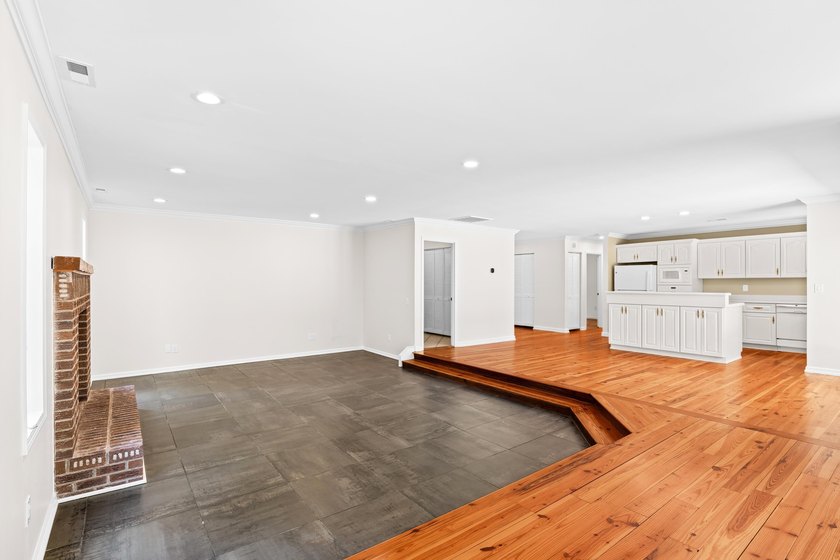 Uncommon opportunity in River Oaks Estates, off Waverly Road - photo 9