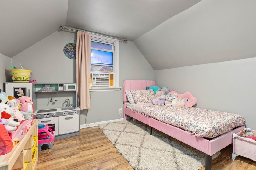Welcome to 1506 N East End! This charming property is bigger - photo 16