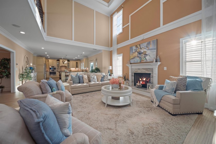 Discover exceptional comfort and timeless style in this - photo 4