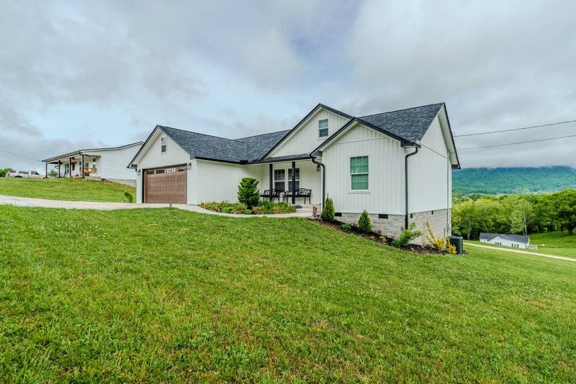 STOP! Call the listing agent to get priority access, built-in - photo 28
