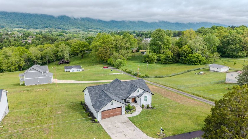 STOP! Call the listing agent to get priority access, built-in - photo 32