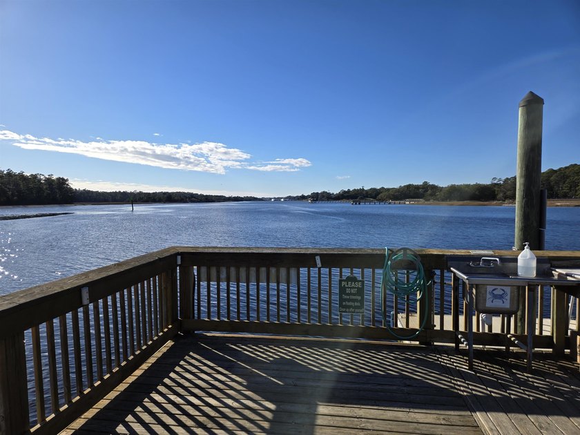 This is a wonderful home that sits on the marsh in Windjammer - photo 35