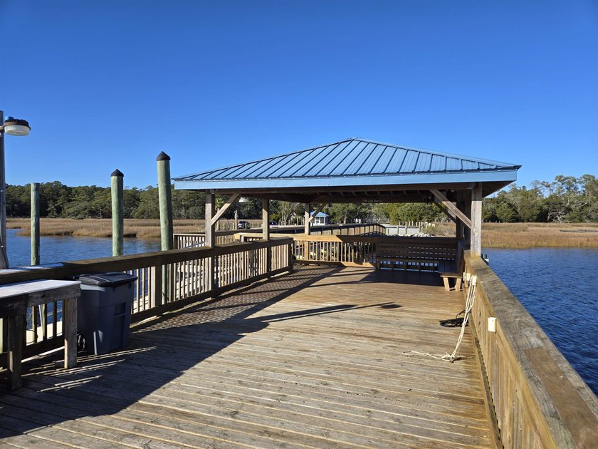 This is a wonderful home that sits on the marsh in Windjammer - photo 38