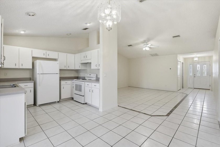 Investment opportunity awaits! This duplex offers two units - photo 9