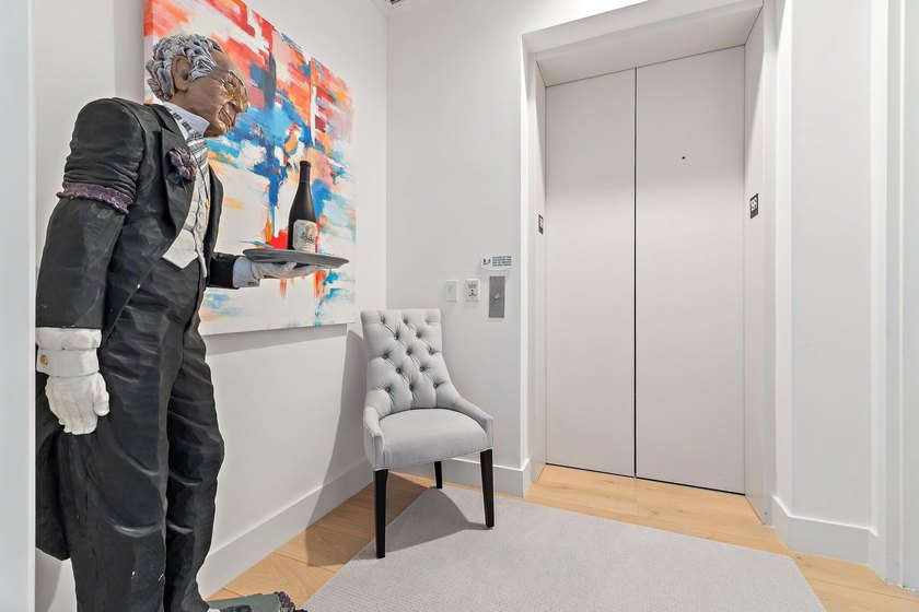 This amazing penthouse suite occupies the entire top floor of - photo 59