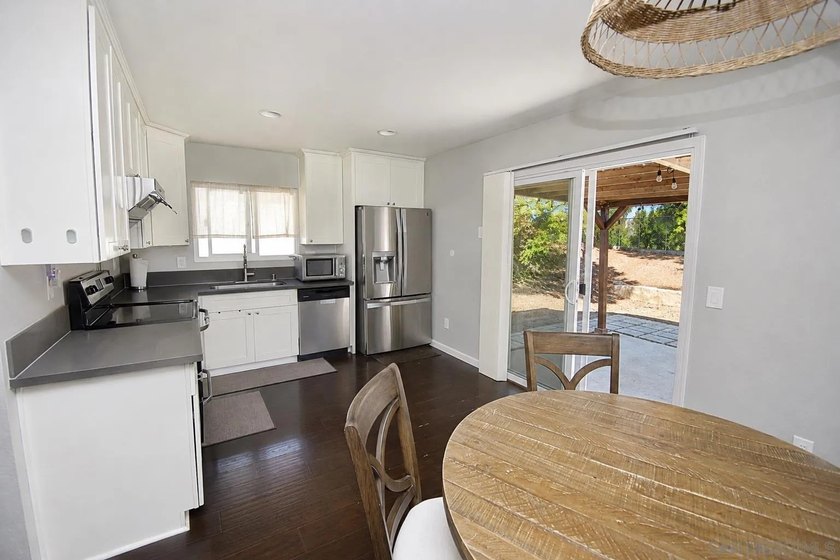 UPGRADED SINGLE STORY 3 BEDROOM AT TUCKED AWAY AT END OF - photo 3