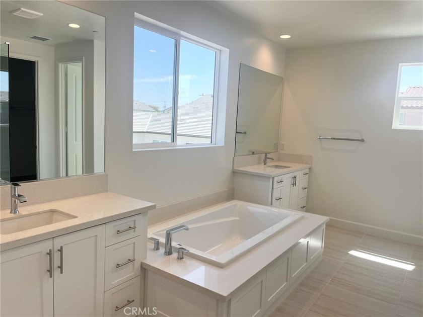 Brand new home within 15 minutes to the beach! This 2-level - photo 18