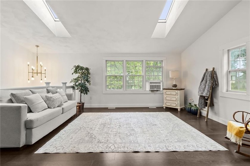 Tucked away in a peaceful setting, this three-bedroom - photo 4