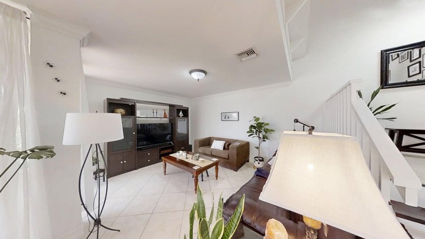 Spacious 2-bedroom, 2.5-bath corner unit located in a desirable - photo 3