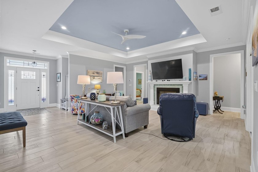Welcome to 161 Henry Middleton Boulevard, where Lowcountry charm - photo 5