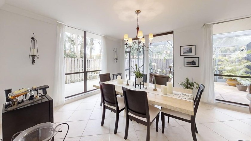 Spacious 2-bedroom, 2.5-bath corner unit located in a desirable - photo 5