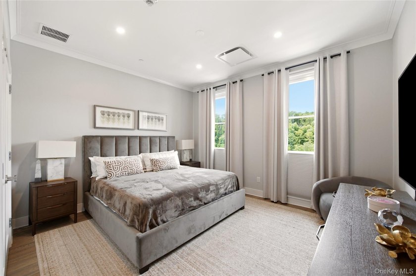 This bright two bedroom, two bathroom corner home features 10' - photo 5