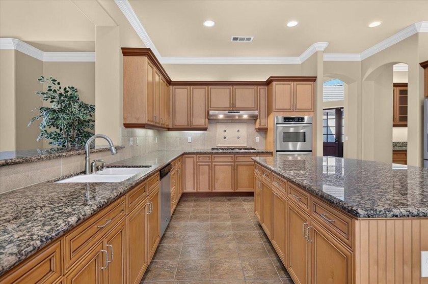 Offered for the first time by its original owner, this custom - photo 13
