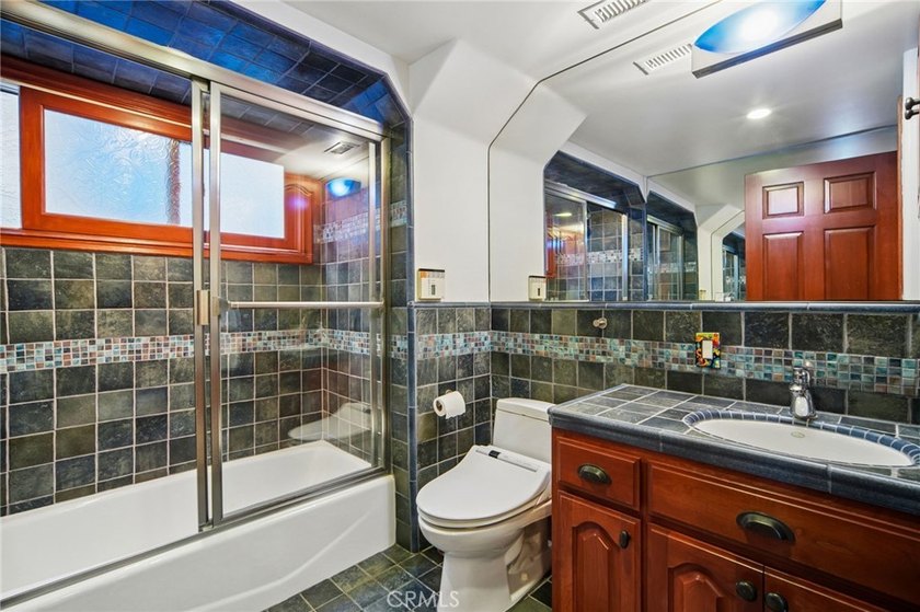 Discover the best of Belmont Shore living in this beautifully - photo 14
