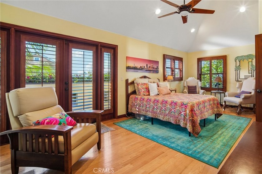 Discover the best of Belmont Shore living in this beautifully - photo 17