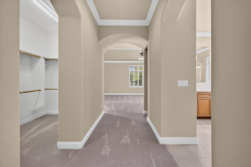 Offered for the first time by its original owner, this custom - photo 21