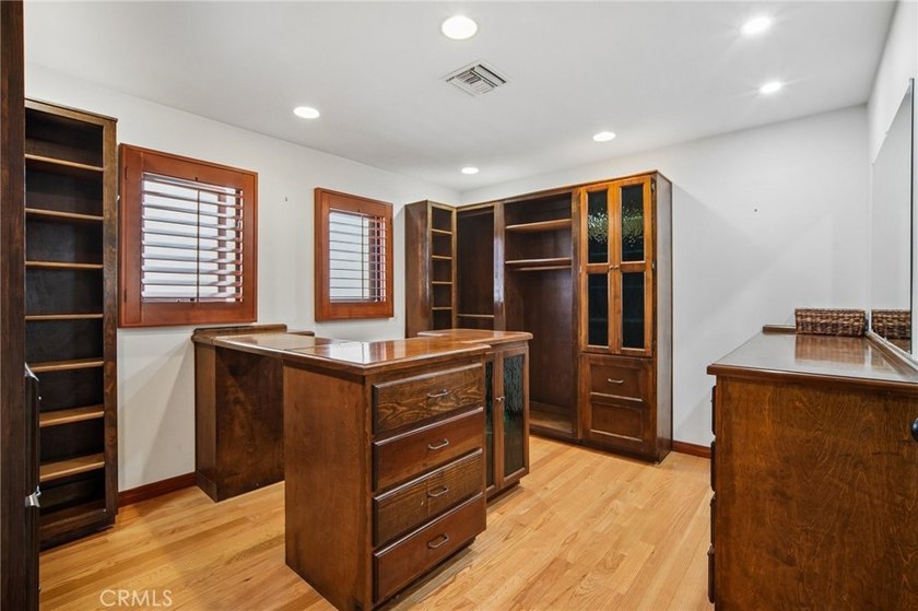 Discover the best of Belmont Shore living in this beautifully - photo 21