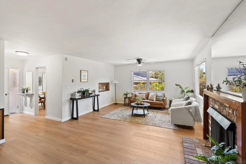 Nestled on a quiet street in the highly desirable Del Cerro - photo 4