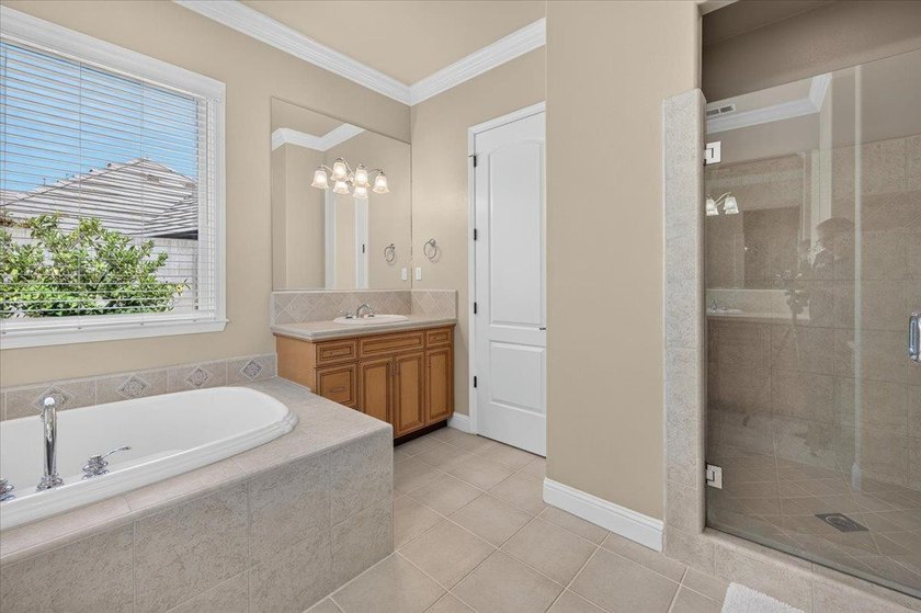 Offered for the first time by its original owner, this custom - photo 27