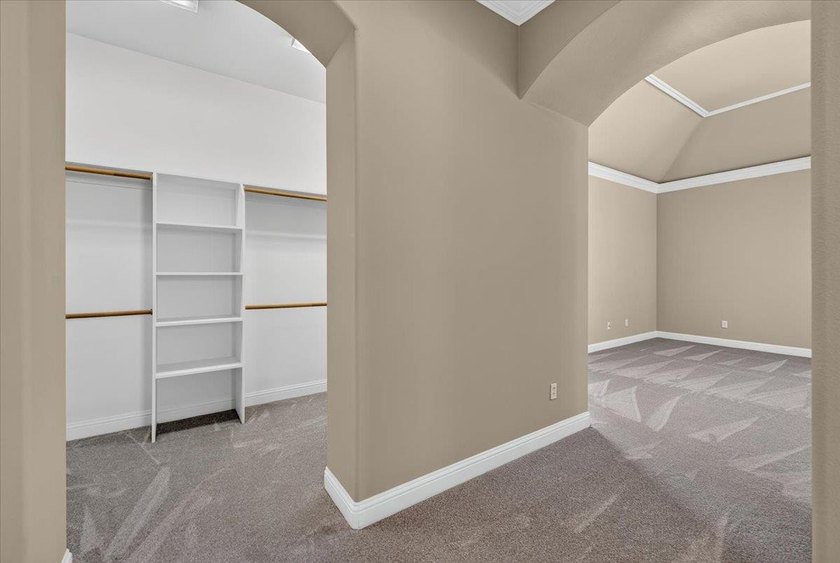Offered for the first time by its original owner, this custom - photo 28