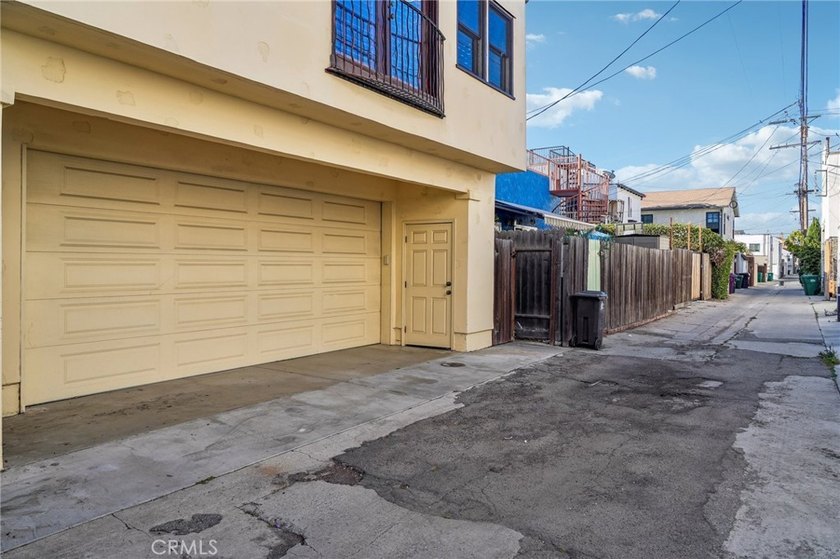 Discover the best of Belmont Shore living in this beautifully - photo 33
