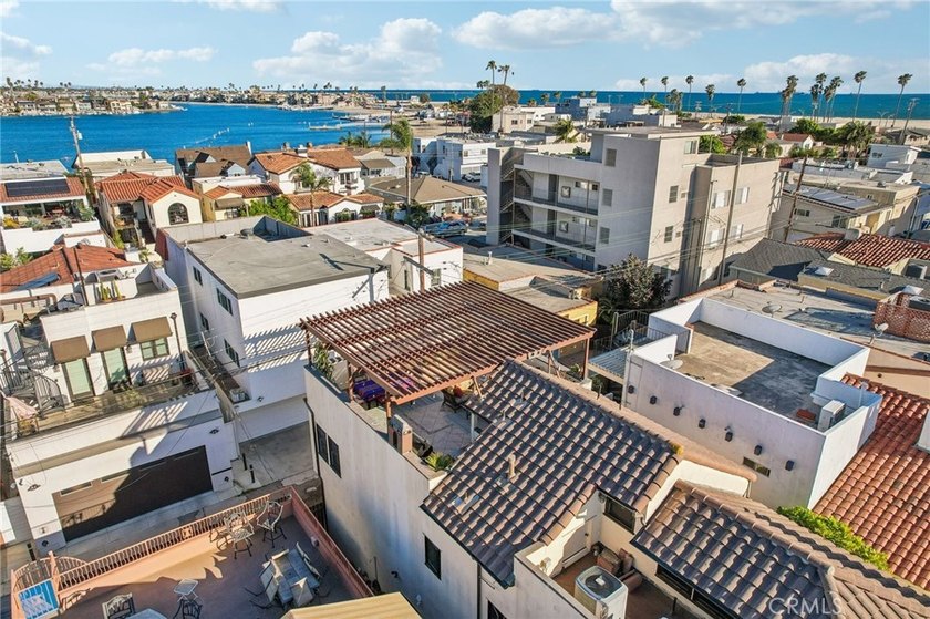 Discover the best of Belmont Shore living in this beautifully - photo 34