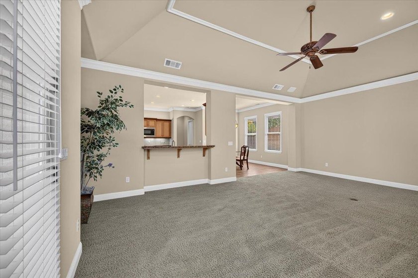 Offered for the first time by its original owner, this custom - photo 36