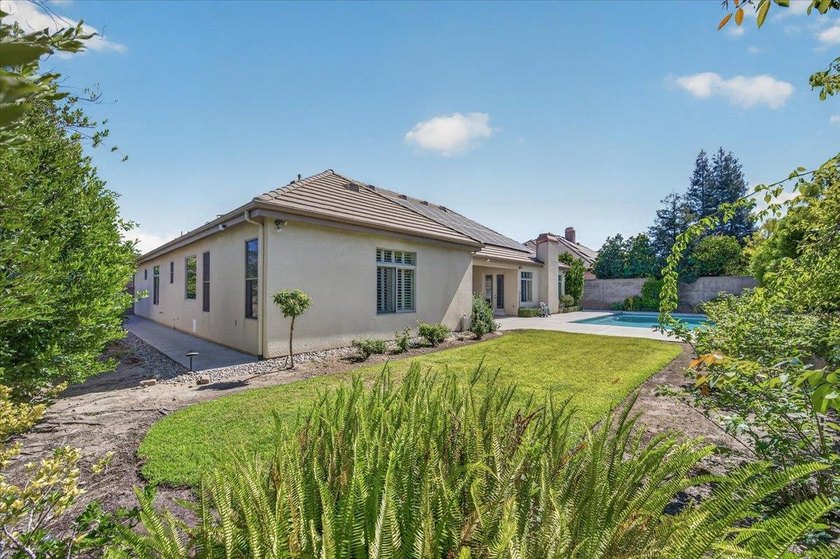 Offered for the first time by its original owner, this custom - photo 48