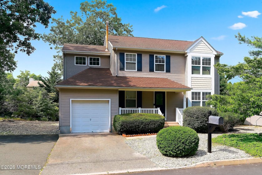 Welcome this beautifully maintained 4-bed, 2.5-bath Colonial w/ - photo 2