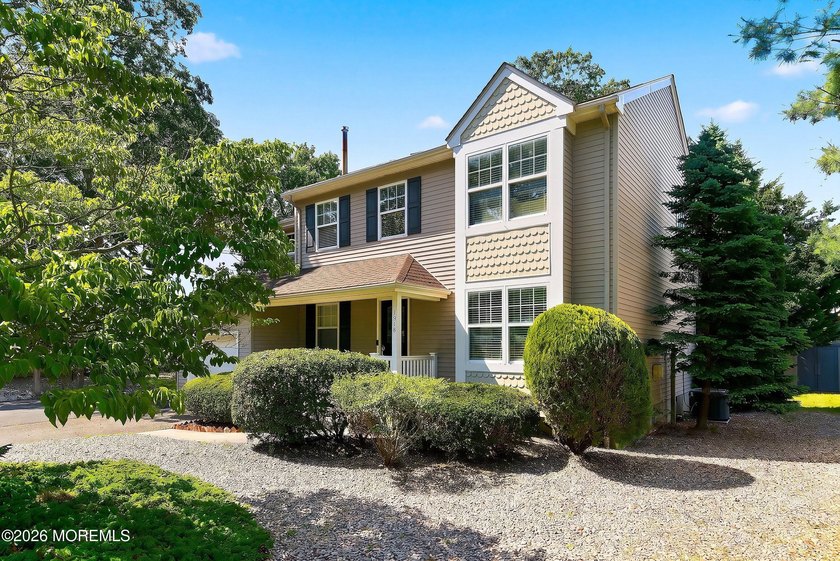 Welcome this beautifully maintained 4-bed, 2.5-bath Colonial w/ - photo 3
