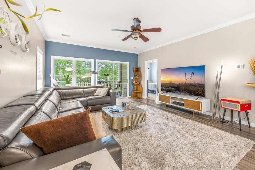 Today is the day to finally get the easy living condo with large - photo 4