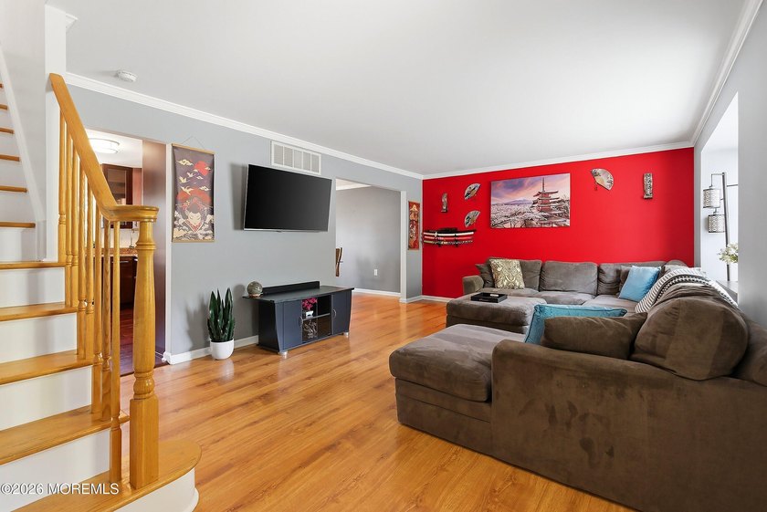 Welcome this beautifully maintained 4-bed, 2.5-bath Colonial w/ - photo 9