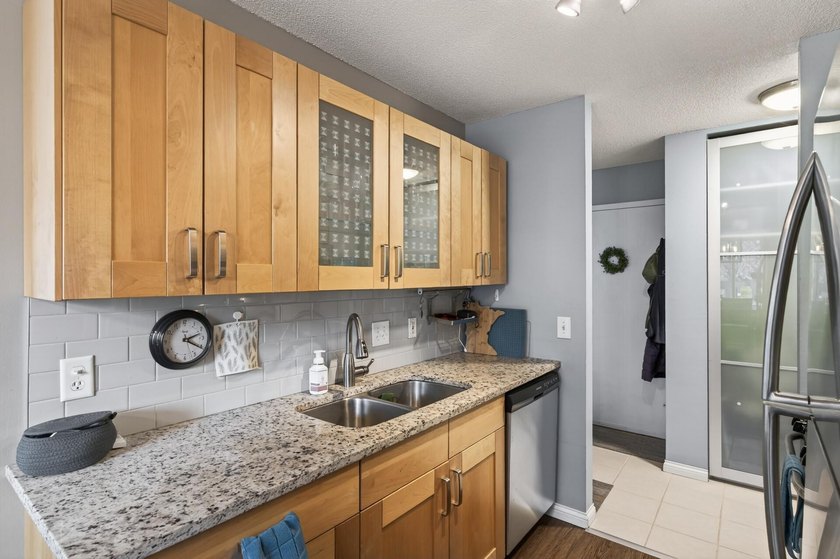 Welcome to this stylish and conveniently located condo in the - photo 11