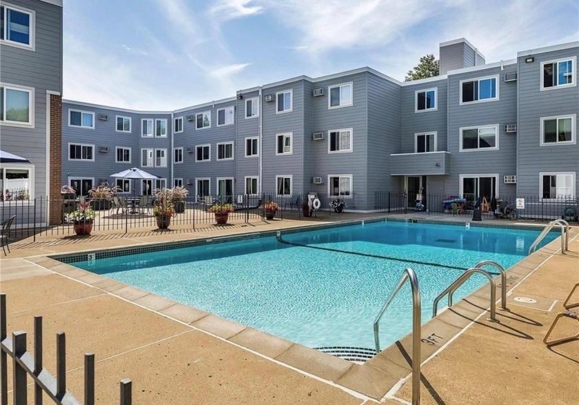 Welcome to this stylish and conveniently located condo in the - photo 37