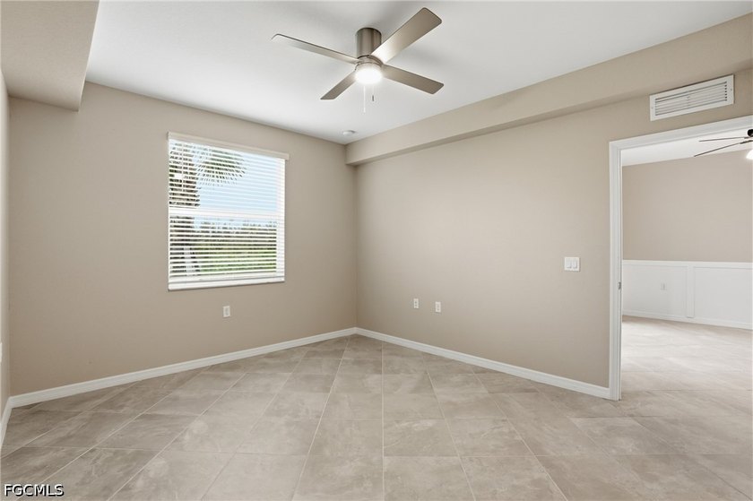MOTIVATED SELLER'S NEW PRICE! Welcome to this beautifully - photo 14