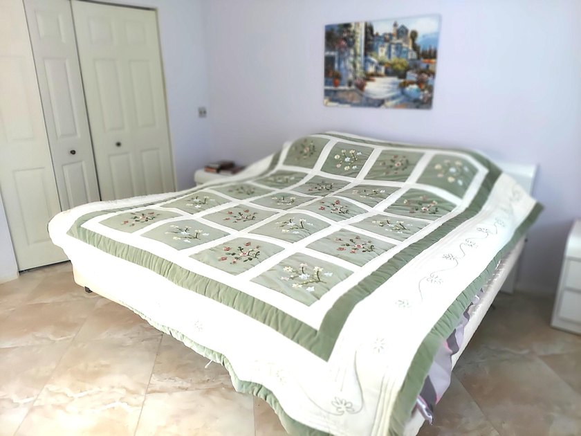 LOVELY 2 BEDROOM OVERLOOKING A HUGE LAKE W/FOUNTAIN! TILE FLOWS - photo 18