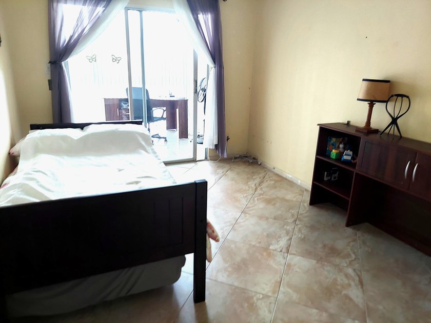 LOVELY 2 BEDROOM OVERLOOKING A HUGE LAKE W/FOUNTAIN! TILE FLOWS - photo 21