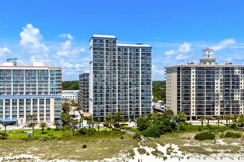 Direct Oceanfront One bedroom and One bathroom condo located at - photo 2