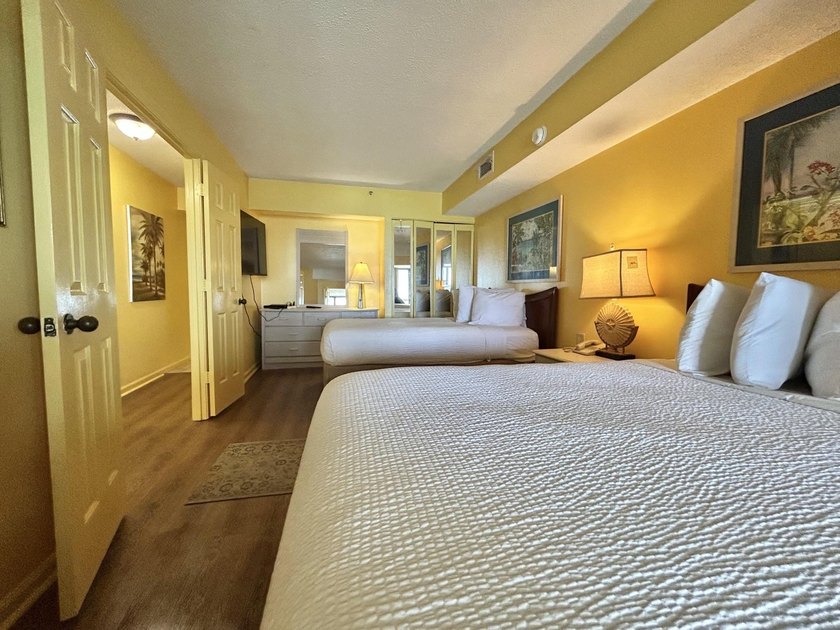 Direct Oceanfront One bedroom and One bathroom condo located at - photo 10