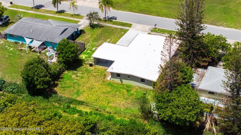 Spacious, versatile home 15 mins from the beach! This property - photo 34