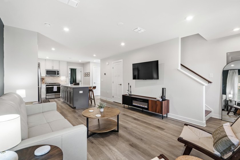 Experience the best of low maintenance living and coastal luxury - photo 6