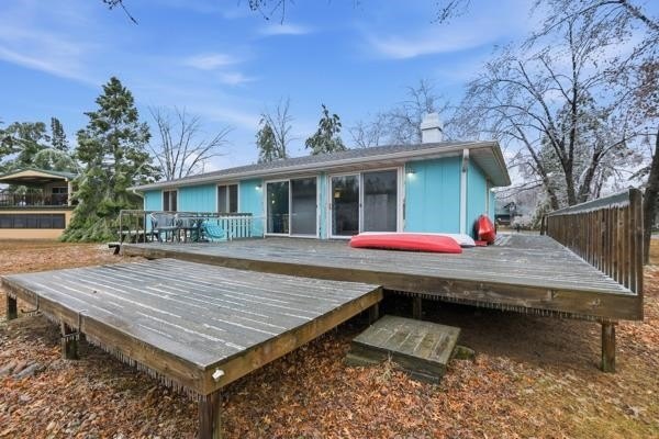 Welcome to this beautiful 3-bedroom waterfront ranch on Lake - photo 6