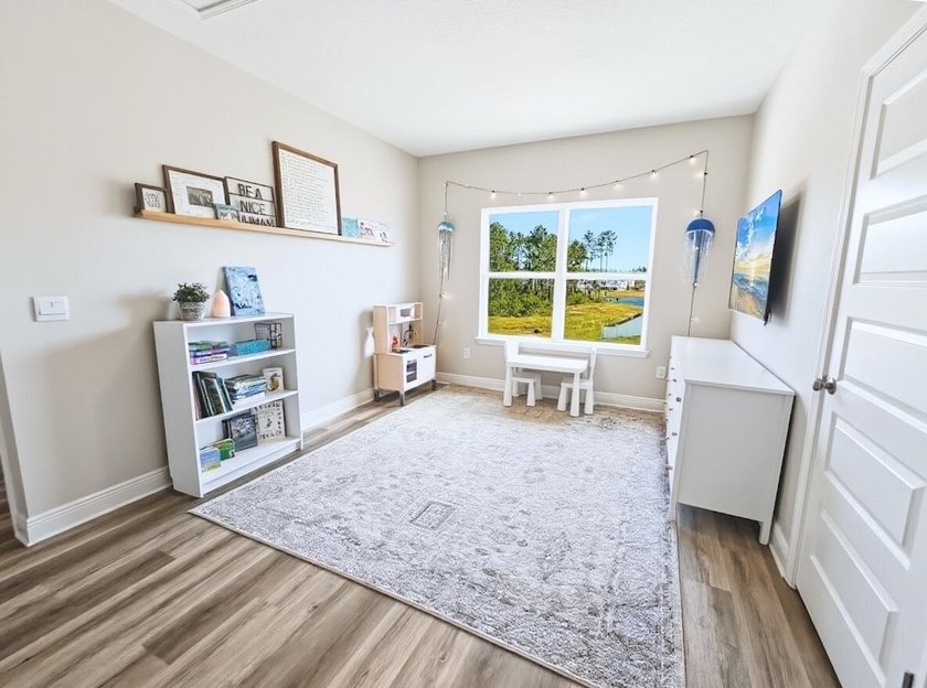 Welcome to your dream home, perfectly situated on an interior - photo 33