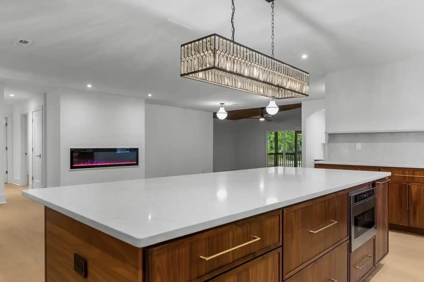 Welcome to this completely renovated five bedroom, four bath - photo 5