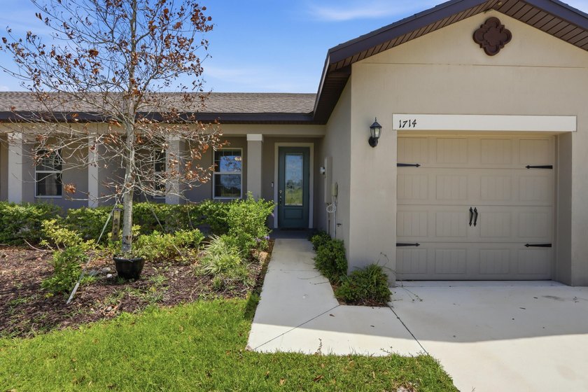 Seller motivated! Seller offering closing cost credit of 3%! - photo 2